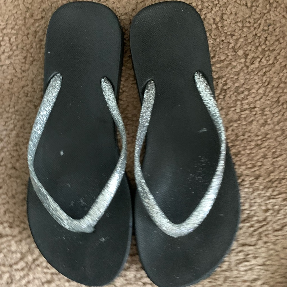 Sandals - Picture 2 of 3
